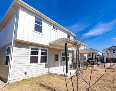 1005 Legend Milton Ln - Photo Thumbnail 31