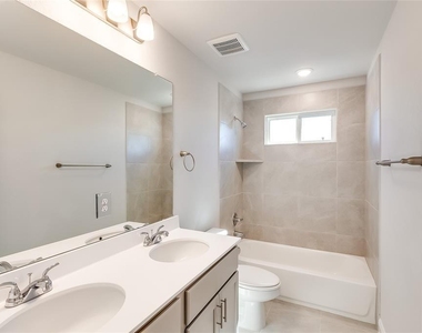 1005 Legend Milton Ln - Photo Thumbnail 25