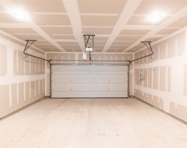 1005 Legend Milton Ln - Photo Thumbnail 28