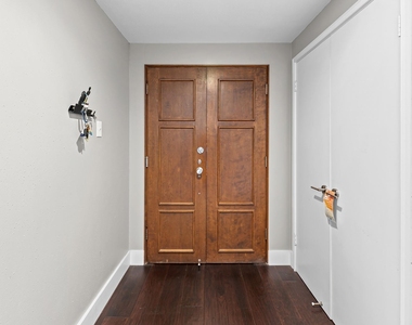 1801 Lavaca St - Photo Thumbnail 5