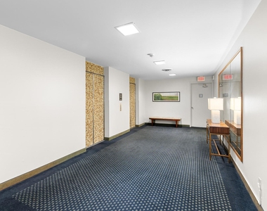 1801 Lavaca St - Photo Thumbnail 4