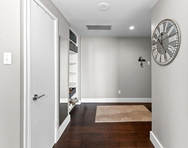 1801 Lavaca St - Photo Thumbnail 6
