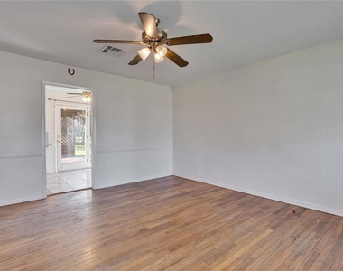 11606 Tedford St - Photo Thumbnail 5