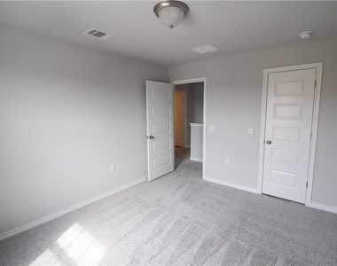 1320 Ambler Dr - Photo Thumbnail 17