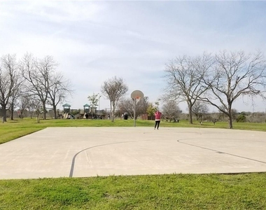 1320 Ambler Dr - Photo Thumbnail 22