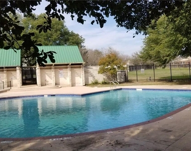 1320 Ambler Dr - Photo Thumbnail 24