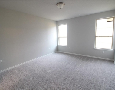 1320 Ambler Dr - Photo Thumbnail 11