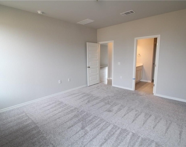 1320 Ambler Dr - Photo Thumbnail 7