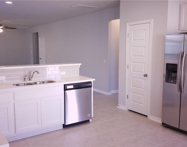 1320 Ambler Dr - Photo Thumbnail 5