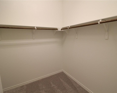 1320 Ambler Dr - Photo Thumbnail 10