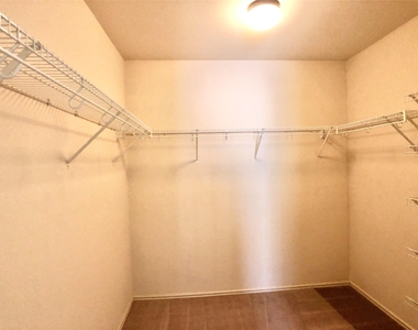 2141 Pearson Way - Photo Thumbnail 14