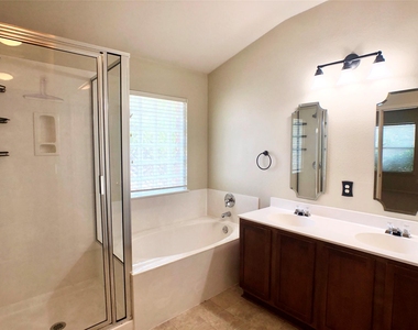 2141 Pearson Way - Photo Thumbnail 15