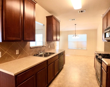 2141 Pearson Way - Photo Thumbnail 6