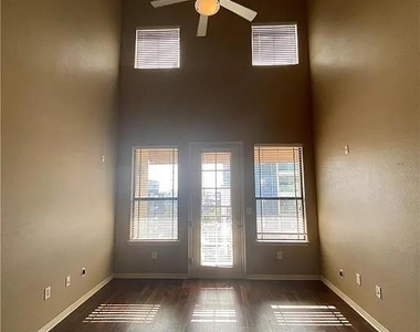 2505 San Gabriel St - Photo Thumbnail 3