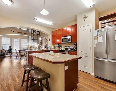 2505 San Gabriel St - Photo Thumbnail 7