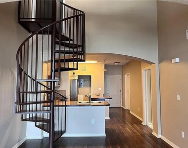 2505 San Gabriel St - Photo Thumbnail 4