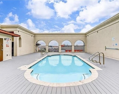2505 San Gabriel St - Photo Thumbnail 15