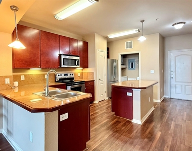 2505 San Gabriel St - Photo Thumbnail 18