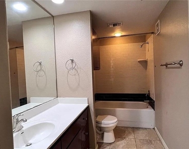 2505 San Gabriel St - Photo Thumbnail 8