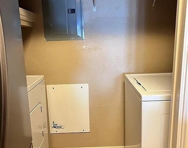 2505 San Gabriel St - Photo Thumbnail 13