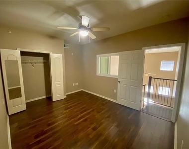 2505 San Gabriel St - Photo Thumbnail 6