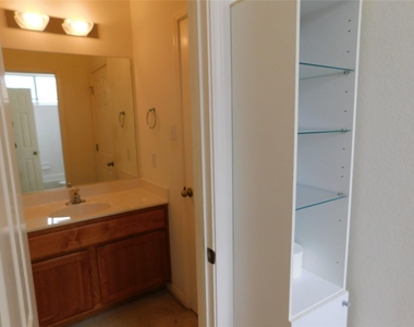 1511 Homewood Cir - Photo Thumbnail 18