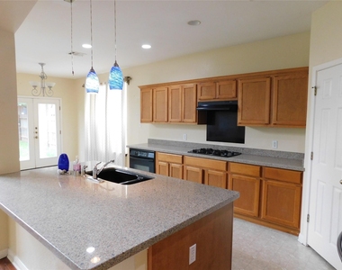 1511 Homewood Cir - Photo Thumbnail 1