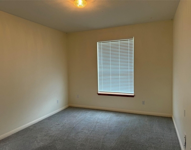 1511 Homewood Cir - Photo Thumbnail 16