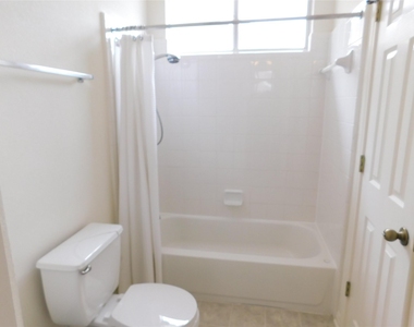 1511 Homewood Cir - Photo Thumbnail 17