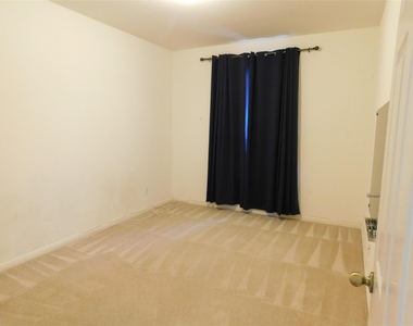 1511 Homewood Cir - Photo Thumbnail 5