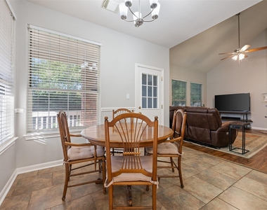 4435 Hunters Lodge Dr - Photo Thumbnail 15