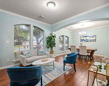 4435 Hunters Lodge Dr - Photo Thumbnail 3