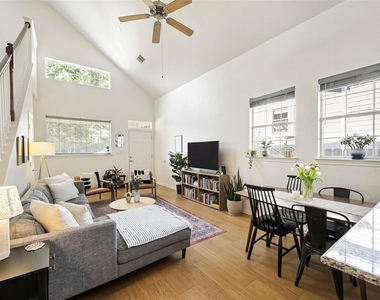 2921 E 14th St - Photo Thumbnail 5