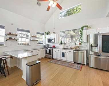 2921 E 14th St - Photo Thumbnail 3