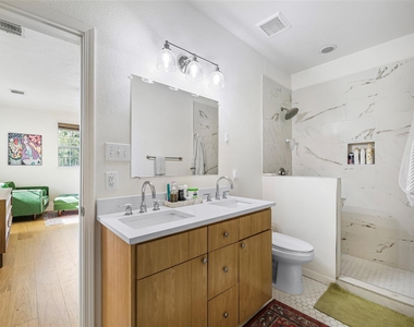 2921 E 14th St - Photo Thumbnail 9
