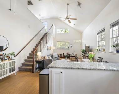 2921 E 14th St - Photo Thumbnail 4