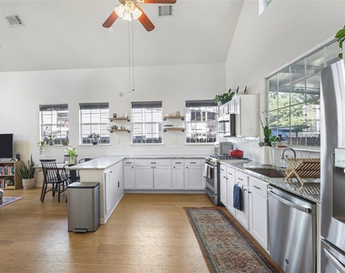2921 E 14th St - Photo Thumbnail 6