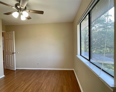 8905 Bridgewood Trl - Photo Thumbnail 17