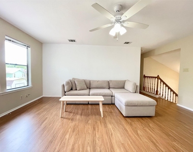 8905 Bridgewood Trl - Photo Thumbnail 24