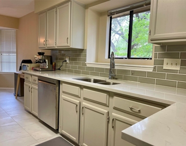 8905 Bridgewood Trl - Photo Thumbnail 10
