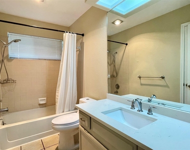 8905 Bridgewood Trl - Photo Thumbnail 22