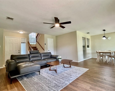 8905 Bridgewood Trl - Photo Thumbnail 4