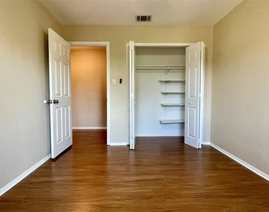 8905 Bridgewood Trl - Photo Thumbnail 20