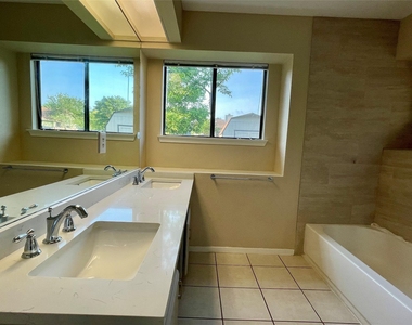 8905 Bridgewood Trl - Photo Thumbnail 16