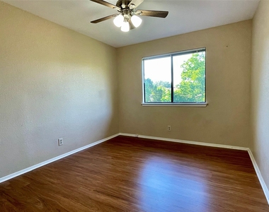 8905 Bridgewood Trl - Photo Thumbnail 21