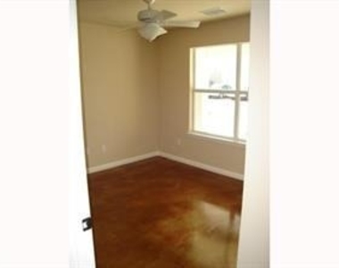 203 Railroad St - Photo Thumbnail 2