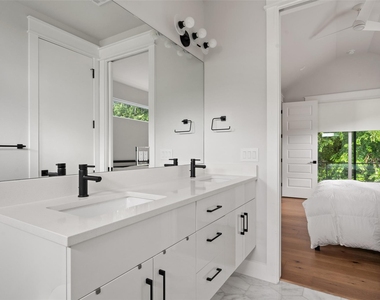 2713 Stacy Ln - Photo Thumbnail 13