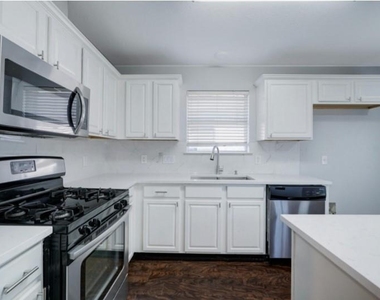 1017 Doras Dr - Photo Thumbnail 8