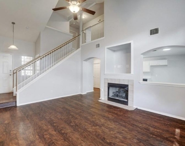 1017 Doras Dr - Photo Thumbnail 5