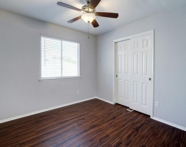 1017 Doras Dr - Photo Thumbnail 19